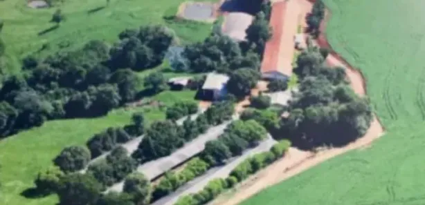 Fazenda / Sítio / Chácara com 3 Quartos à venda, 30250m² no , Guaraniaçu