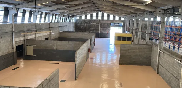 Galpão / Depósito / Armazém com 12 Quartos para venda ou aluguel, 7963m² no Ribeirão do Colégio, Araçariguama