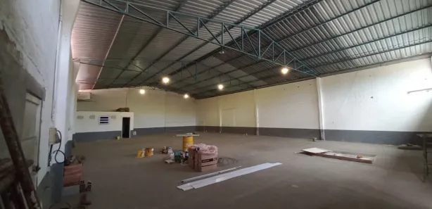 Galpão / Depósito / Armazém para alugar, 500m² no Granja dos Cavaleiros, Macaé