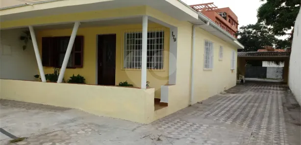 Casa com 3 Quartos para alugar, 209m² no Centro, Mairiporã