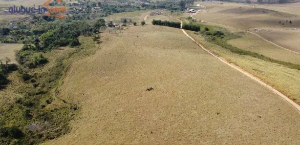 Fazenda / Sítio / Chácara com 6 Quartos à venda, 1000m² no Chácara Marambaia, Caçapava