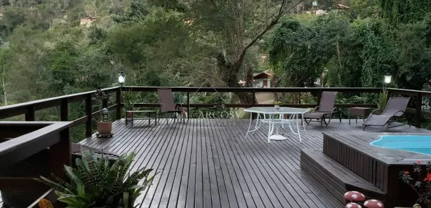 Casa de Condomínio com 5 Quartos à venda, 200m² no Corrêas, Petrópolis