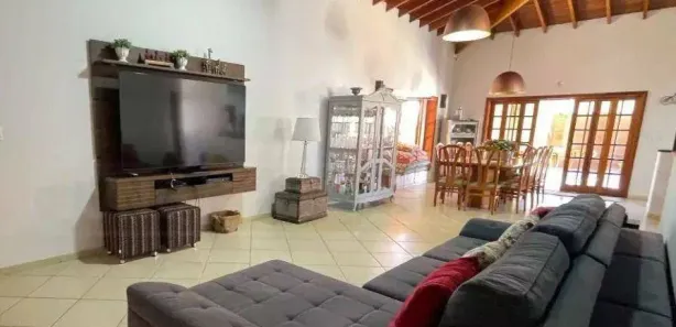 Fazenda / Sítio / Chácara com 4 Quartos à venda, 2000m² no Colinas do Piracicaba (Ártemis), Piracicaba