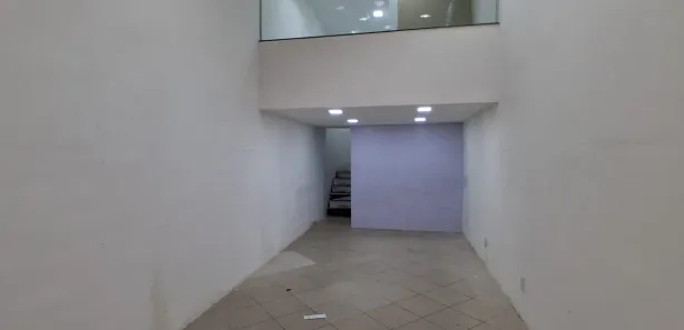 Loja / Salão / Ponto Comercial à venda, 38m² no Centro, Nova Iguaçu