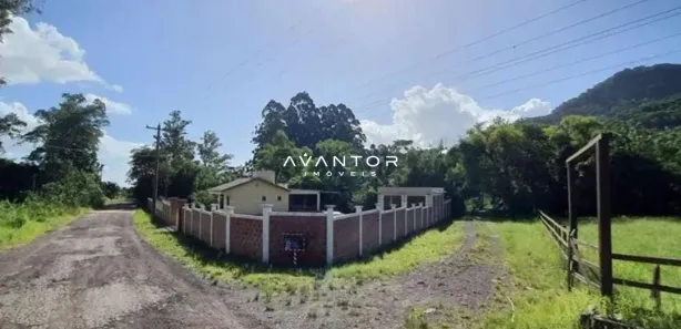 Fazenda / Sítio / Chácara com 3 Quartos à venda, 171m² no Palma, Santa Maria