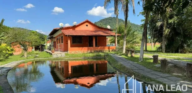 Fazenda / Sítio / Chácara com 3 Quartos à venda, 180m² no Parada Modelo, Guapimirim