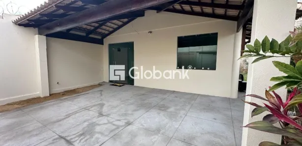 Casa com 4 Quartos para alugar, 150m² no Canelas, Montes Claros