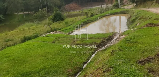 Terreno / Lote / Condomínio à venda, 600m² no , Campina Grande do Sul