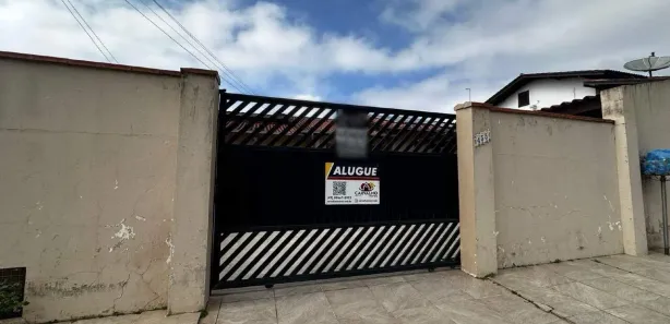 Casa com 2 Quartos para alugar, 160m² no Centro, Penha