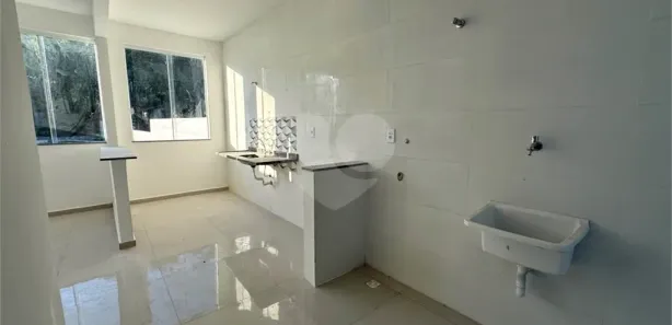 Casa de Condomínio com 2 Quartos à venda, 53m² no Roma, Volta Redonda