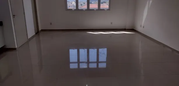 Conjunto Comercial / Sala para alugar, 50m² no Jardim Independência, São Vicente