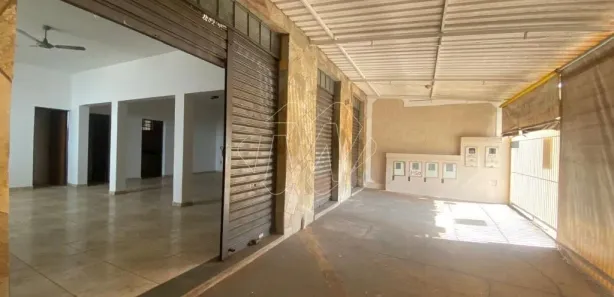 Loja / Salão / Ponto Comercial à venda, 175m² no Vila Tito de Carvalho (Vila Xavier), Araraquara
