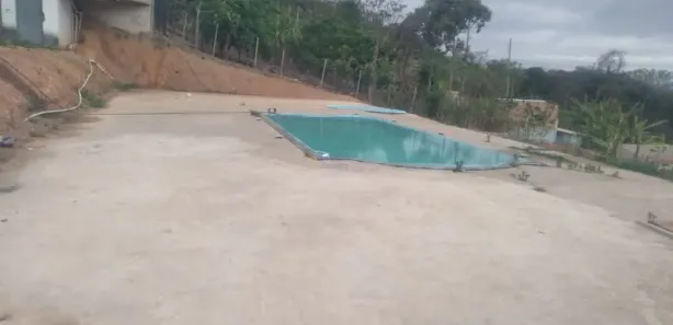 Fazenda / Sítio / Chácara com 4 Quartos à venda, 300m² no Rosaneves, Ribeirão das Neves