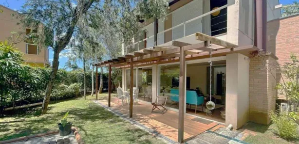 Casa de Condomínio com 4 Quartos à venda, 221m² no Chácara dos Lagos, Carapicuíba