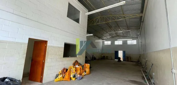 Galpão / Depósito / Armazém para venda ou aluguel, 271m² no Aglomeração Urbana de Jundiaí, Louveira