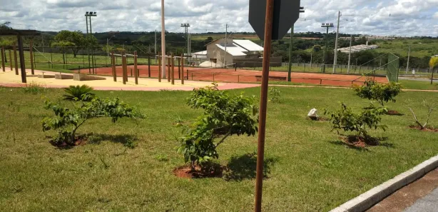 Casa de Condomínio com 2 Quartos à venda, 300m² no Setor Central, Brasília
