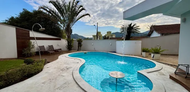 Casa com 3 Quartos à venda, 313m² no Velha Central, Blumenau