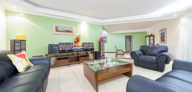 Sobrado com 4 Quartos à venda, 594m² no Park Way, Brasília