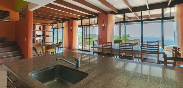 Sobrado com 5 Quartos à venda, 340m² no Abadiânia, Abadiânia