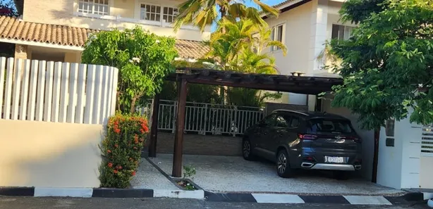 Casa com 5 Quartos à venda, 340m² no Buraquinho, Lauro de Freitas