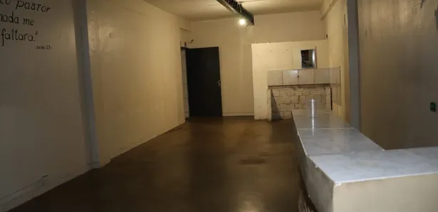 Loja / Salão / Ponto Comercial para alugar, 50m² no Aquilles Sthengel, Londrina