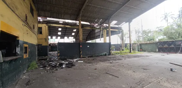 Galpão / Depósito / Armazém com 6 Quartos à venda, 1188m² no Jardim Casqueiro, Cubatão