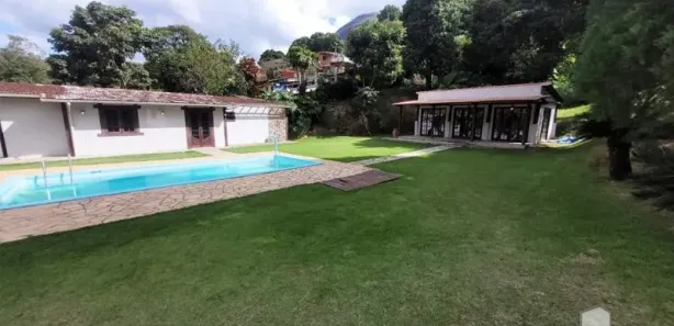 Fazenda / Sítio / Chácara com 4 Quartos à venda, 453m² no Posse, Petrópolis