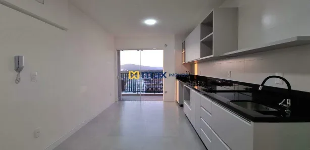 Apartamento com 2 Quartos para alugar, 67m² no Centro, Navegantes