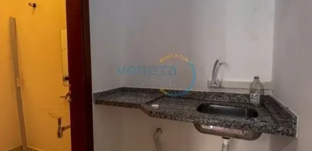 Galpão / Depósito / Armazém para alugar, 31m² no Vitória, Londrina
