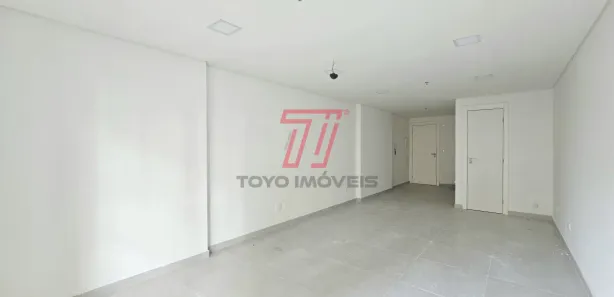 Conjunto Comercial / Sala para alugar, 36m² no Cristo Rei, Curitiba