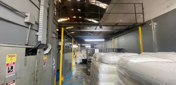 Galpão / Depósito / Armazém para venda ou aluguel, 400m² no Parada de Lucas, Rio de Janeiro