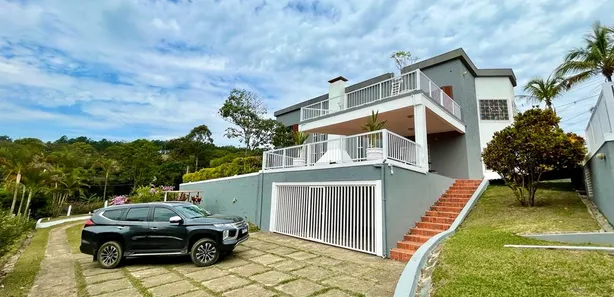 Fazenda / Sítio / Chácara com 3 Quartos à venda, 2000m² no , Mairinque