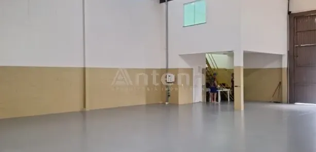 Galpão / Depósito / Armazém à venda, 250m² no Contenda, São José dos Pinhais