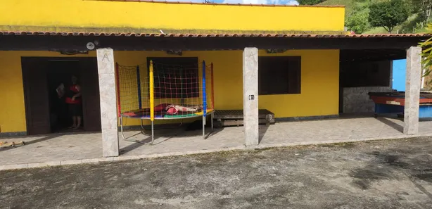 Fazenda / Sítio / Chácara com 2 Quartos à venda, 1300m² no Antônio Rocha, Barra Mansa