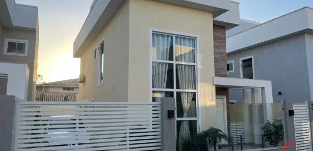 Casa com 3 Quartos à venda, 140m² no Extensão do Bosque, Rio das Ostras