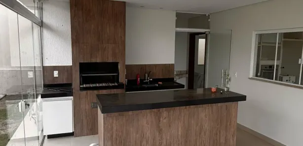 Sobrado com 4 Quartos à venda, 370m² no Região dos Lagos, Brasília