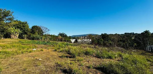 Fazenda / Sítio / Chácara com 3 Quartos à venda, 600m² no Chacara Santa Terezinha, Araçoiaba da Serra