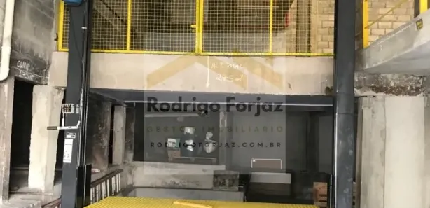 Galpão / Depósito / Armazém para alugar, 900m² no Jardim Califórnia, Barueri