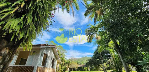 Fazenda / Sítio / Chácara com 6 Quartos à venda, 3200m² no Engenheiro Passos, Resende