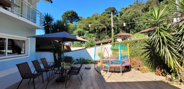 Casa com 4 Quartos à venda, 200m² no Castelanea, Petrópolis
