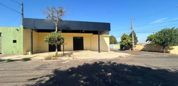 Galpão / Depósito / Armazém para alugar, 150m² no Conjunto Habitacional Collor de Melo, Cambé