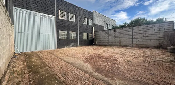 Galpão / Depósito / Armazém à venda, 360m² no Jardim Canadá, Nova Lima