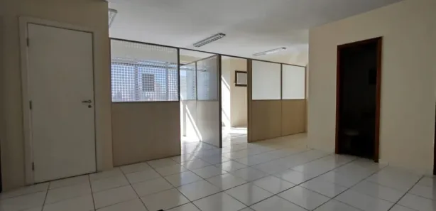 Conjunto Comercial / Sala para alugar, 50m² no Centro, Curitiba