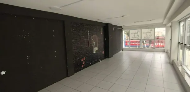 Loja / Salão / Ponto Comercial à venda, 58m² no Centro, Cabo Frio