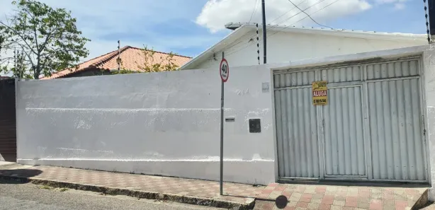 Casa com 3 Quartos para alugar, 130m² no São José, Campina Grande