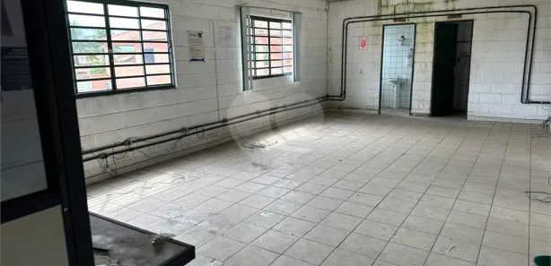 Galpão / Depósito / Armazém para venda ou aluguel, 1350m² no Cidade Alegria, Resende