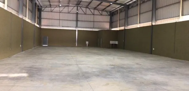 Galpão / Depósito / Armazém com 3 Quartos para alugar, 650m² no Água Quente, Taubaté