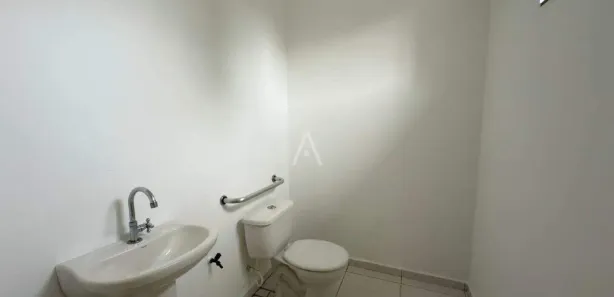Conjunto Comercial / Sala para alugar, 83m² no Centro, Toledo