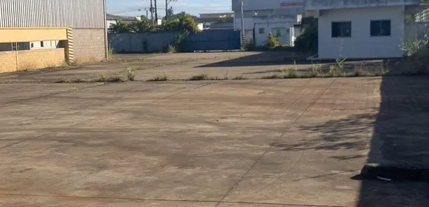 Galpão / Depósito / Armazém para venda ou aluguel, 3300m² no Imboassica, Macaé