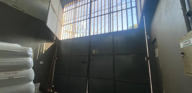 Galpão / Depósito / Armazém para venda ou aluguel, 400m² no Parada de Lucas, Rio de Janeiro